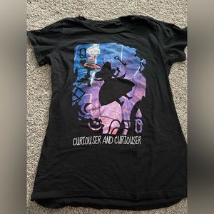 Disney Alice In Wonderland Women’s T-Shirt Size Medium